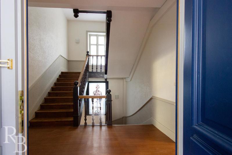 Appartement - 102 m² - 5 pièces