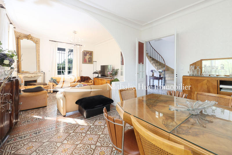 Maison - 300 m² - 7 pièces