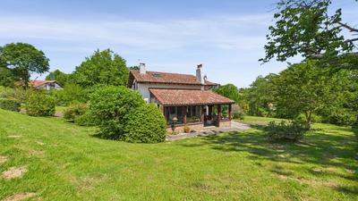 Maison - 176 m² - 7 pièces