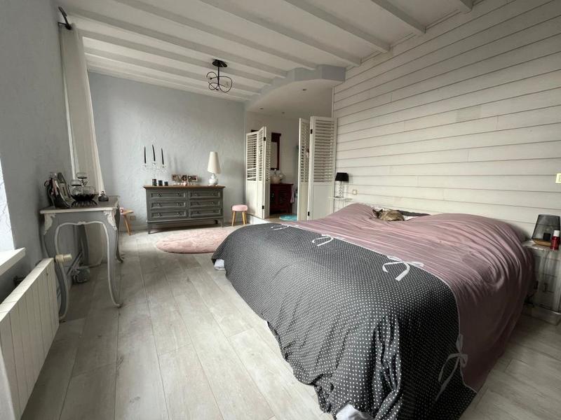 Maison - 180 m² - 5 pièces