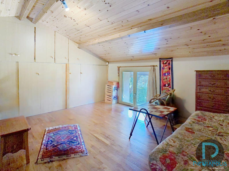 Maison - 201 m² - 8 pièces