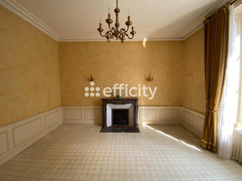 Maison - 223 m² - 9 pièces