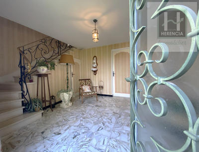 Maison - 179 m² - 6 pièces