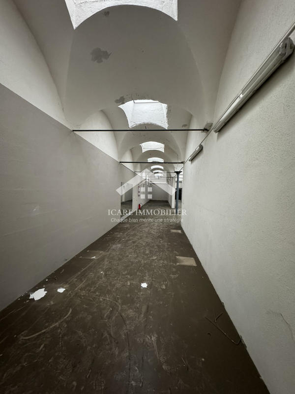 Local commercial - 964 m²