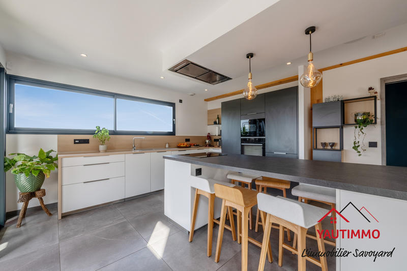 Maison - 190 m² - 6 pièces