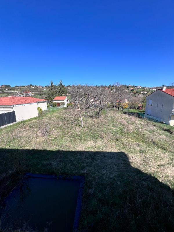 Terrain constructible - 1 069 m²