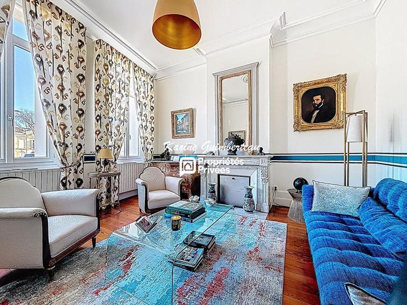 Propriété - 201 m² - 6 pièces