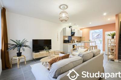 Chambre - 11 m² - 1 pièce