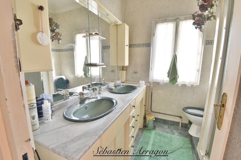 Maison - 229 m² - 8 pièces