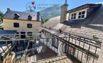 Maison - 208 m² - 11 pièces