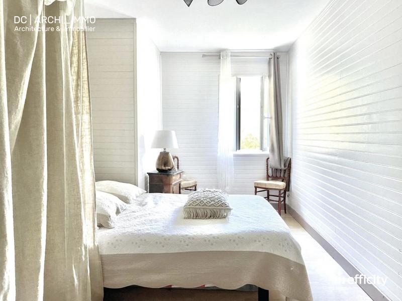 Maison - 530 m² - 18 pièces