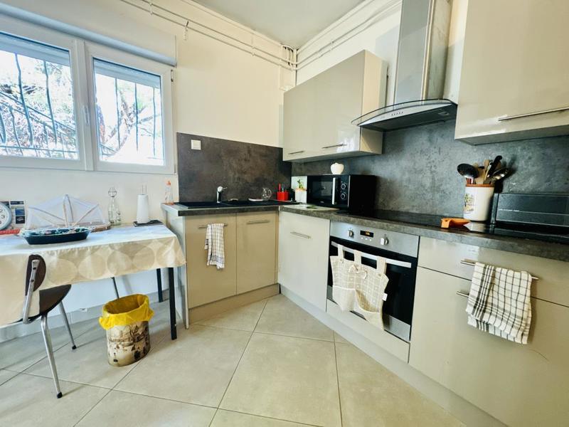 Propriété - 220 m² - 7 pièces