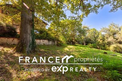 Maison - 223 m² - 7 pièces