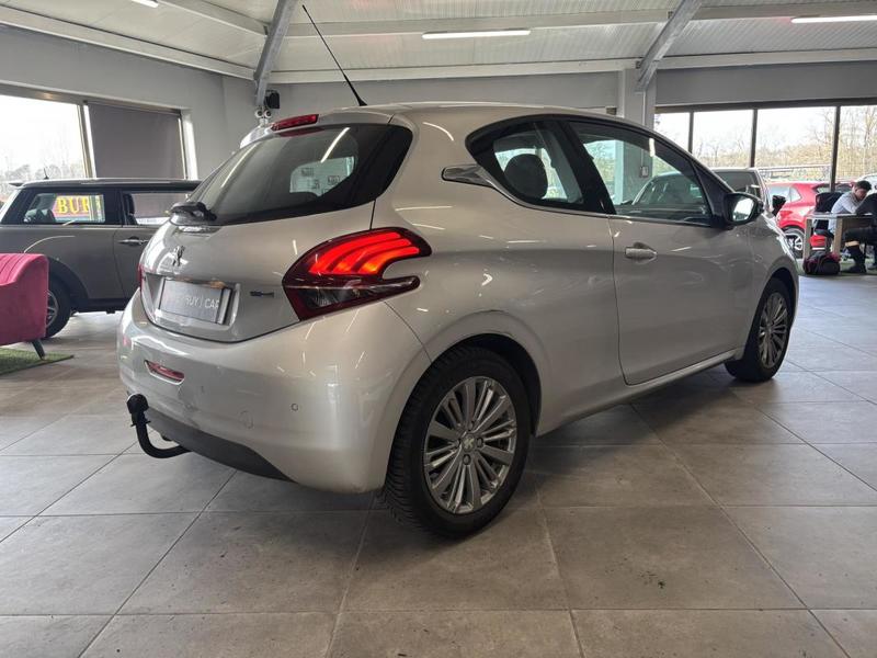 Peugeot 208 1.2i PureTech 12v - 82 Berline Allure Phase 2