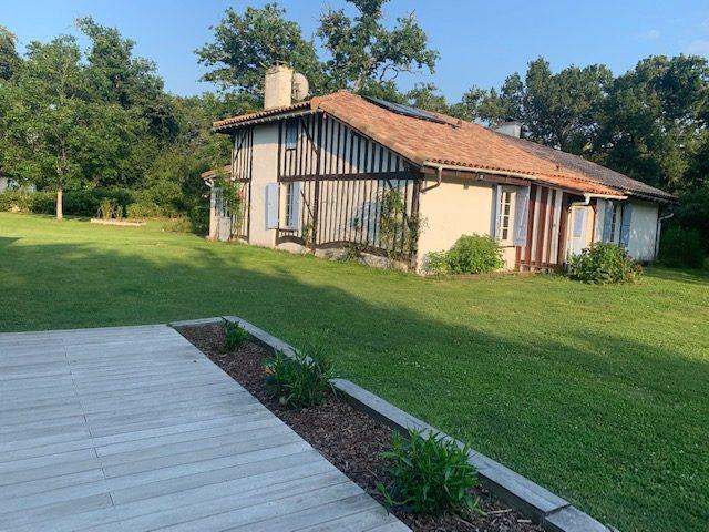 Maison - 240 m² - 10 pièces