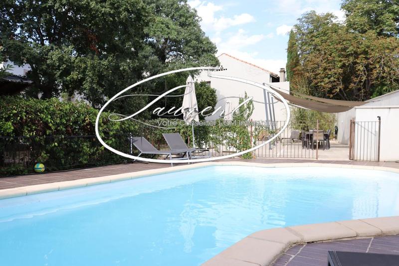 Mas - 397 m² - 14 pièces