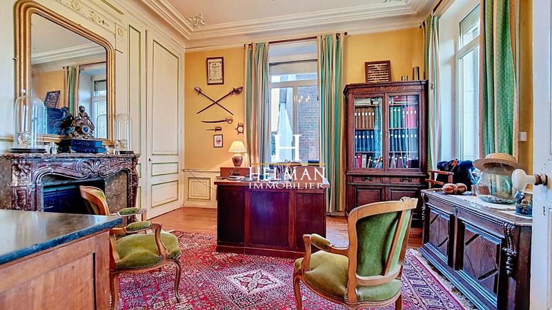 Maison - 336 m² - 13 pièces