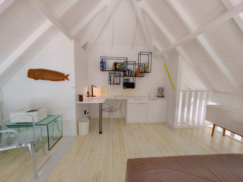 Maison - 94 m² - 4 pièces