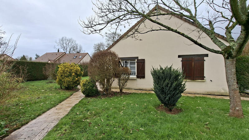 Maison traditionnelle - 170 m² - 8 pièces