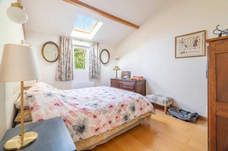 Maison - 240 m² - 6 pièces