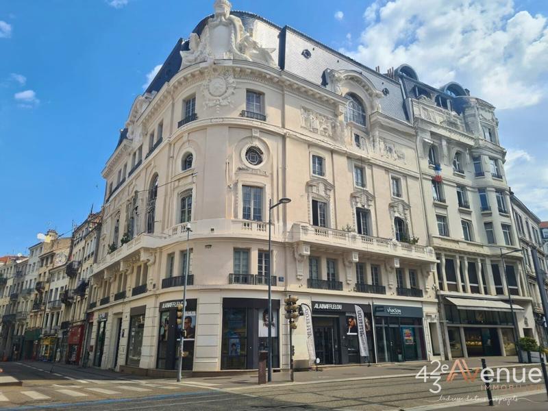 Appartement - 166 m² - 6 pièces