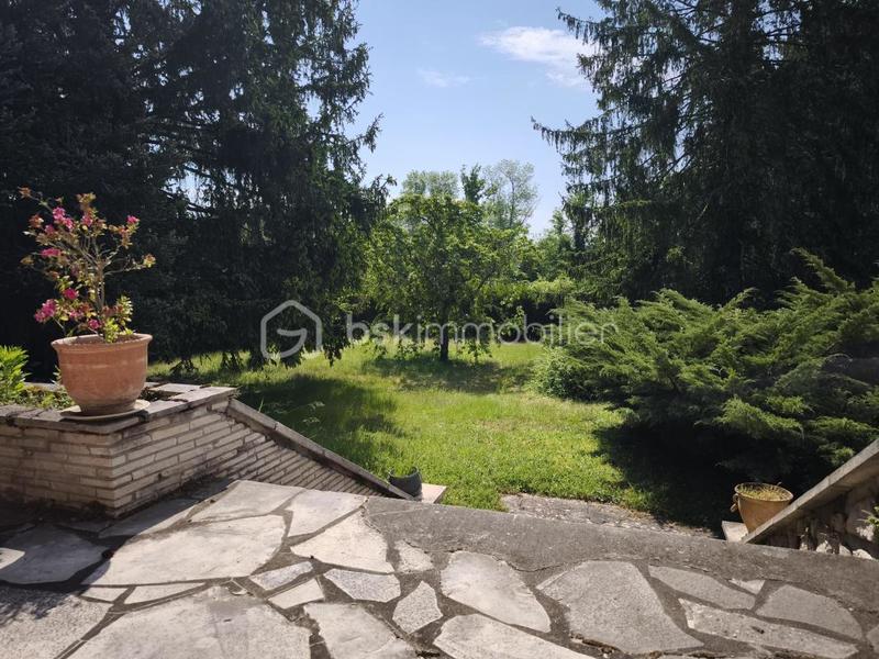 Maison traditionnelle - 184 m² - 5 pièces