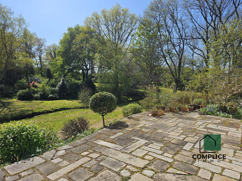 Maison traditionnelle - 160 m² - 6 pièces