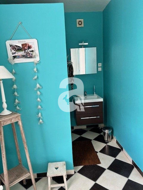 Maison - 180 m² - 8 pièces