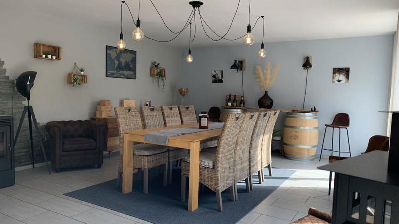 Maison - 228 m² - 8 pièces