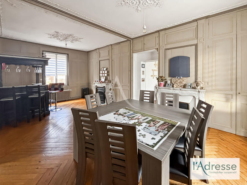 Maison - 179 m² - 8 pièces