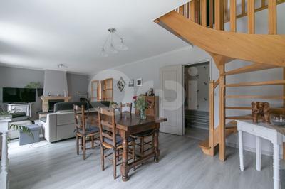 Maison - 138 m² - 6 pièces