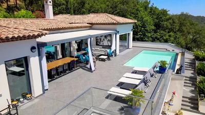 Villa - 300 m² - 10 pièces