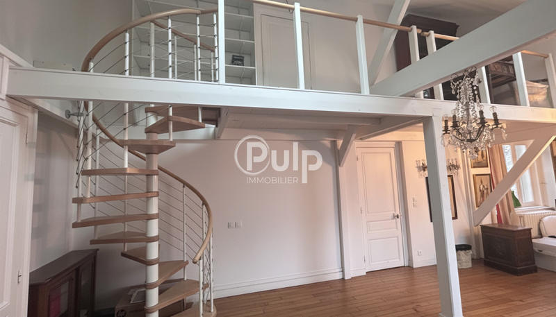 Immeuble - 275 m² - 16 pièces