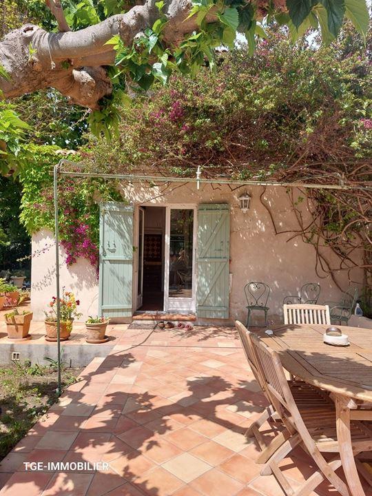 Maison - 270 m² - 9 pièces