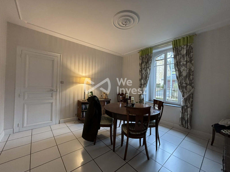 Maison - 228 m² - 8 pièces