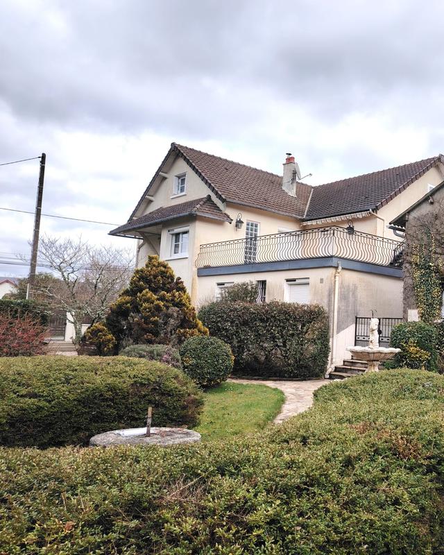 Maison - 170 m² - 8 pièces