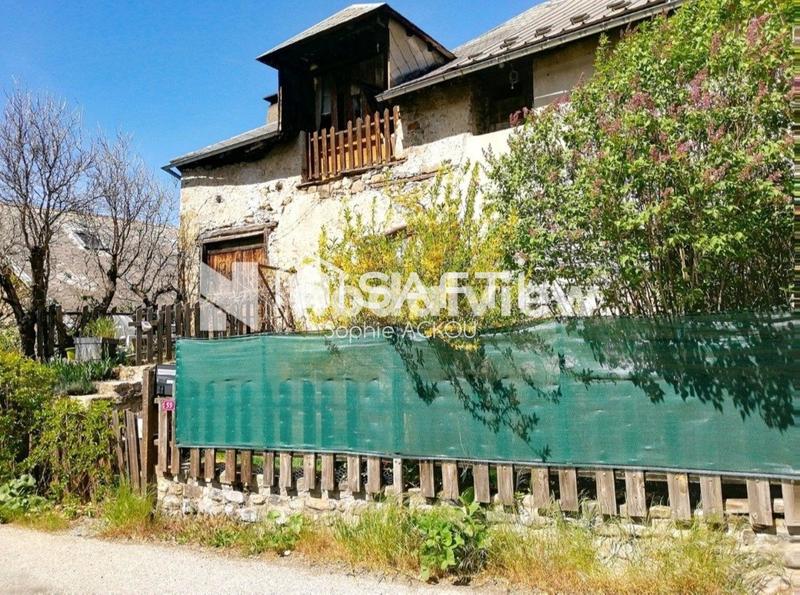 Maison - 250 m² - 6 pièces