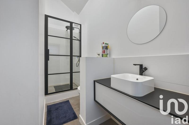 Maison - 230 m² - 9 pièces