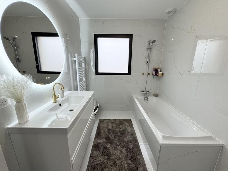 Maison contemporaine - 96 m² - 4 pièces