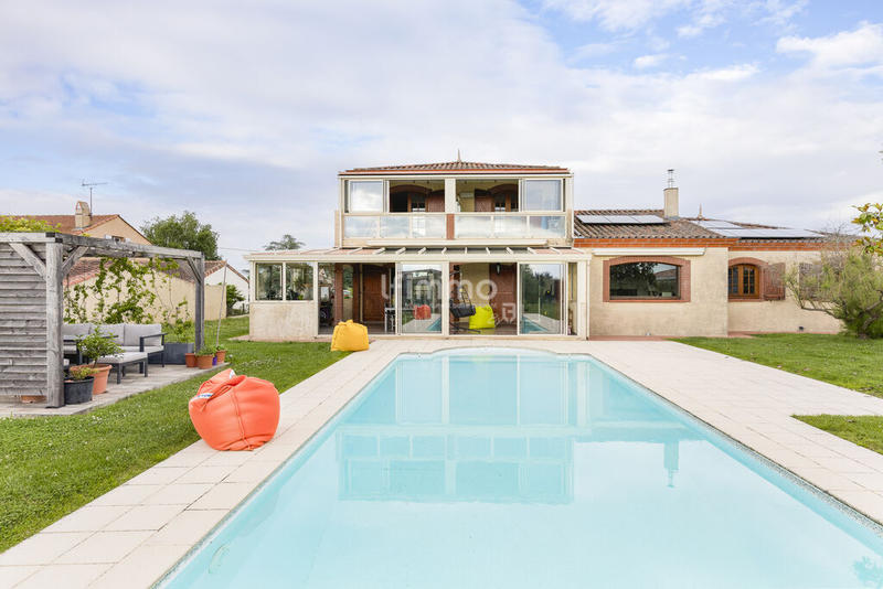Villa - 200 m² - 6 pièces