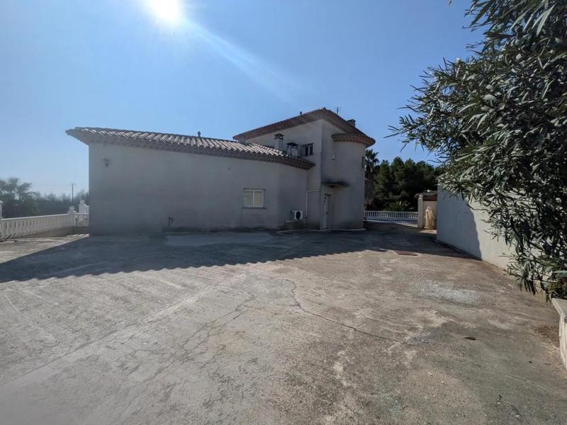 Maison - 547 m² - 15 pièces