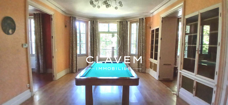 Maison - 350 m² - 15 pièces