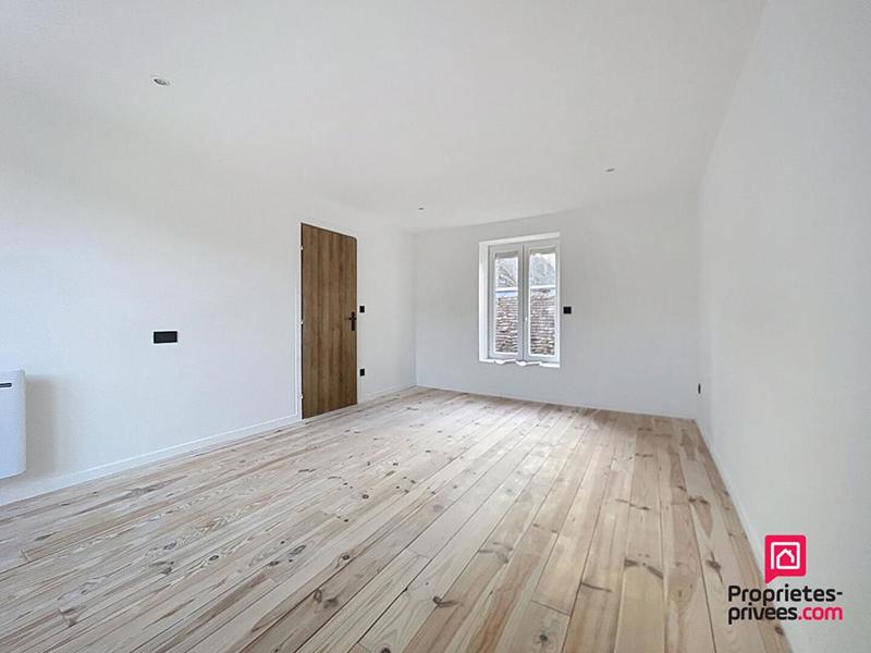 Maison - 220 m² - 8 pièces