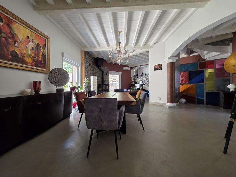 Maison contemporaine - 295 m² - 7 pièces