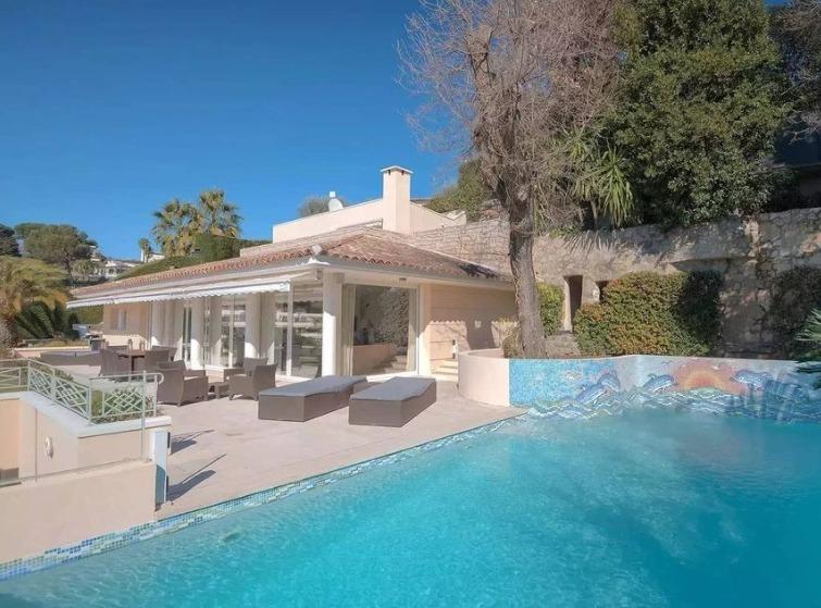 Villa - 330 m² - 7 pièces