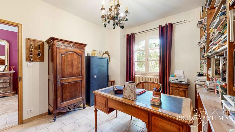 Maison - 206 m² - 8 pièces