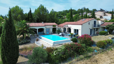 Maison - 200 m² - 6 pièces