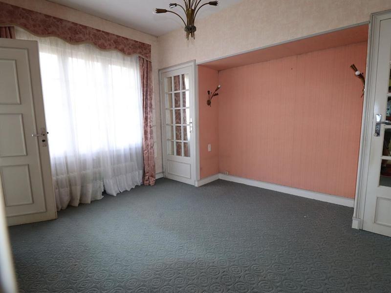 Maison - 230 m² - 11 pièces