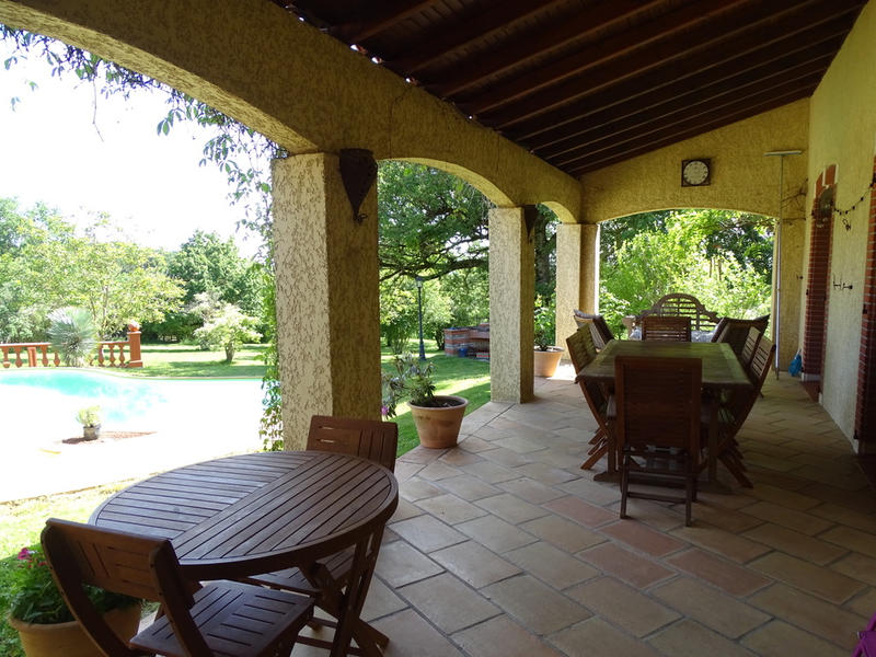 Villa - 233 m² - 9 pièces