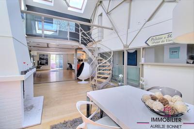 Loft - 241 m² - 7 pièces